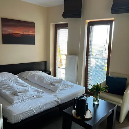 Szara Tuz Przy Wyciagu Na Szrenice Bed & Breakfast *