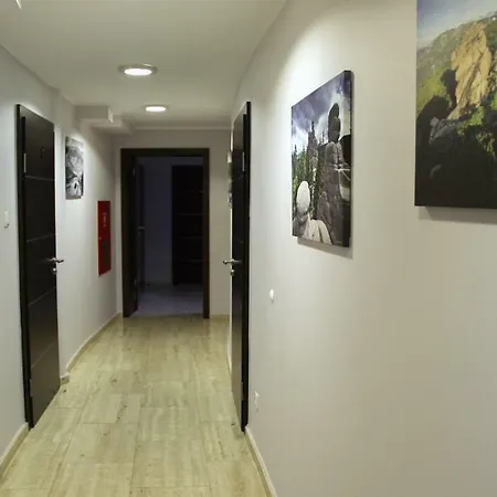 Szara Tuz Przy Wyciagu Na Szrenice Oda ve Kahvaltı Szklarska Poreba