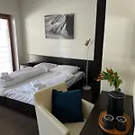 Szara Tuz Przy Wyciagu Na Szrenice 3*