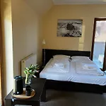 Szara Tuz Przy Wyciagu Na Szrenice 住宿加早餐酒店 斯克拉斯卡波伦巴
