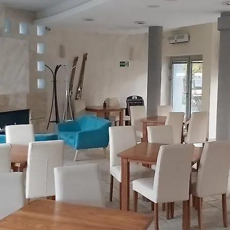 Szara Tuz Przy Wyciagu Na Szrenice Bed & Breakfast 3*