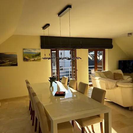 Szara Tuz Przy Wyciagu Na Szrenice