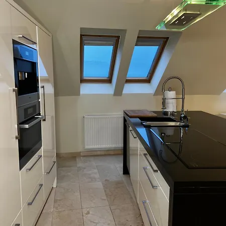 Szara Tuz Przy Wyciagu Na Szrenice 3*