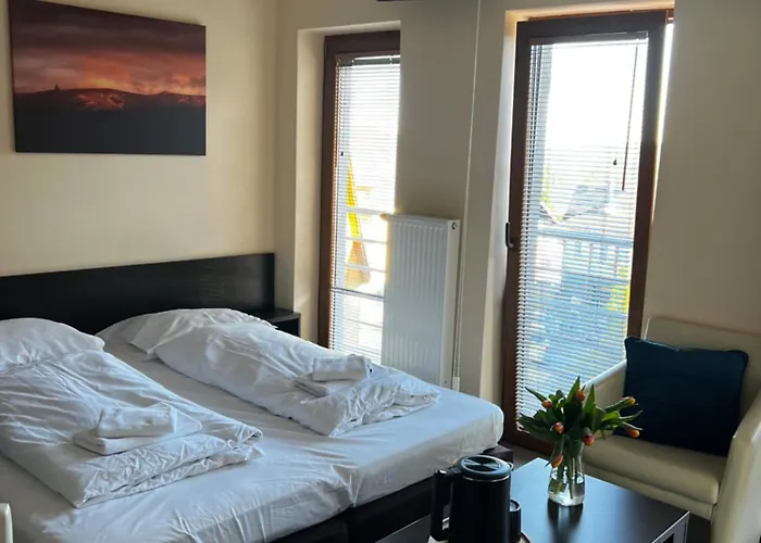 Szara Tuz Przy Wyciagu Na Szrenice Bed & Breakfast 3*