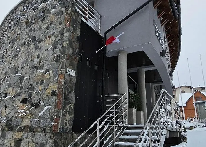 Szara Tuz Przy Wyciagu Na Szrenice